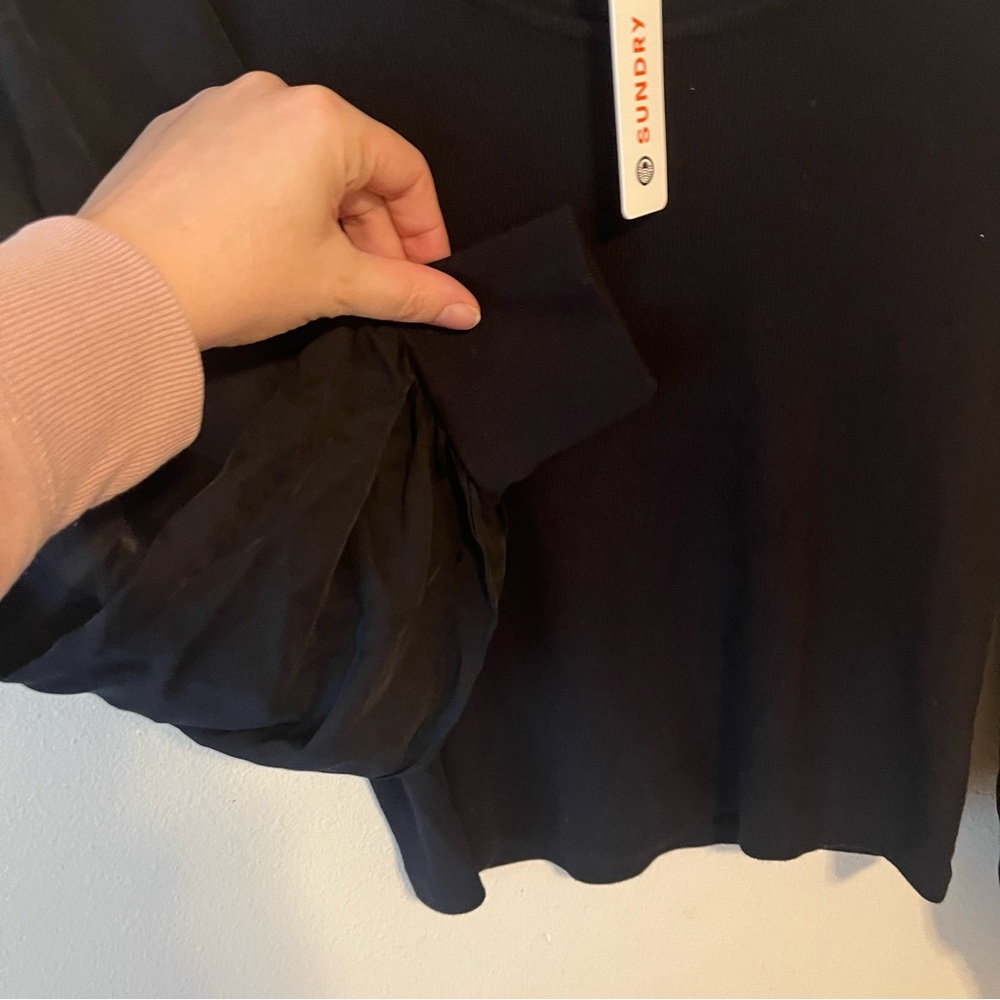 Sundry Black V-Neck Blouse π€ β New With Tags - Picture 4 of 6
